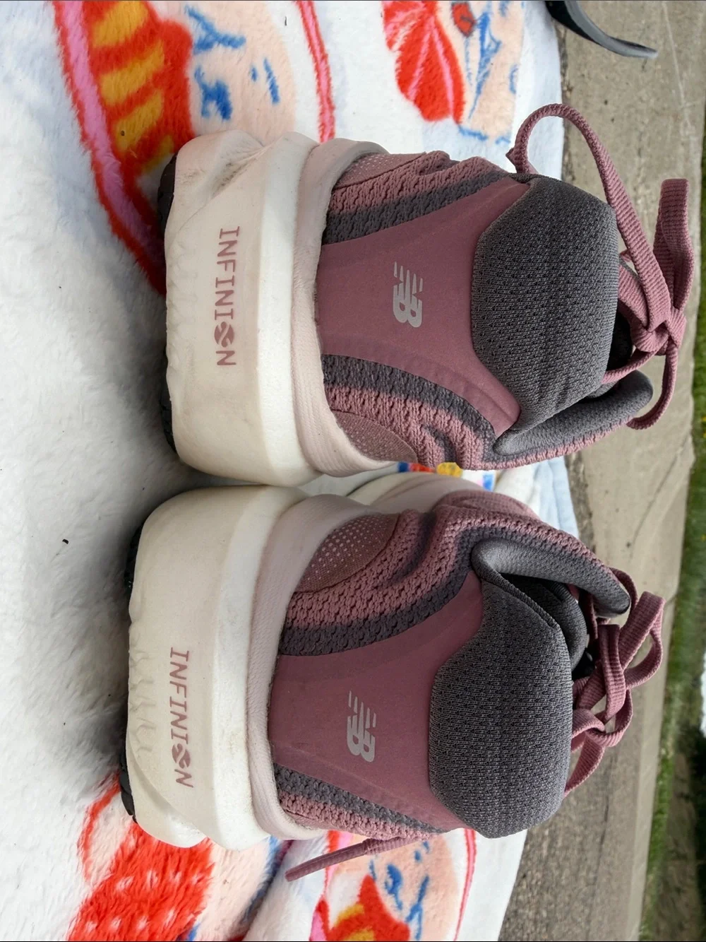 New Balance Women's EUC 1080v15, size 8 - Picture 11 of 15